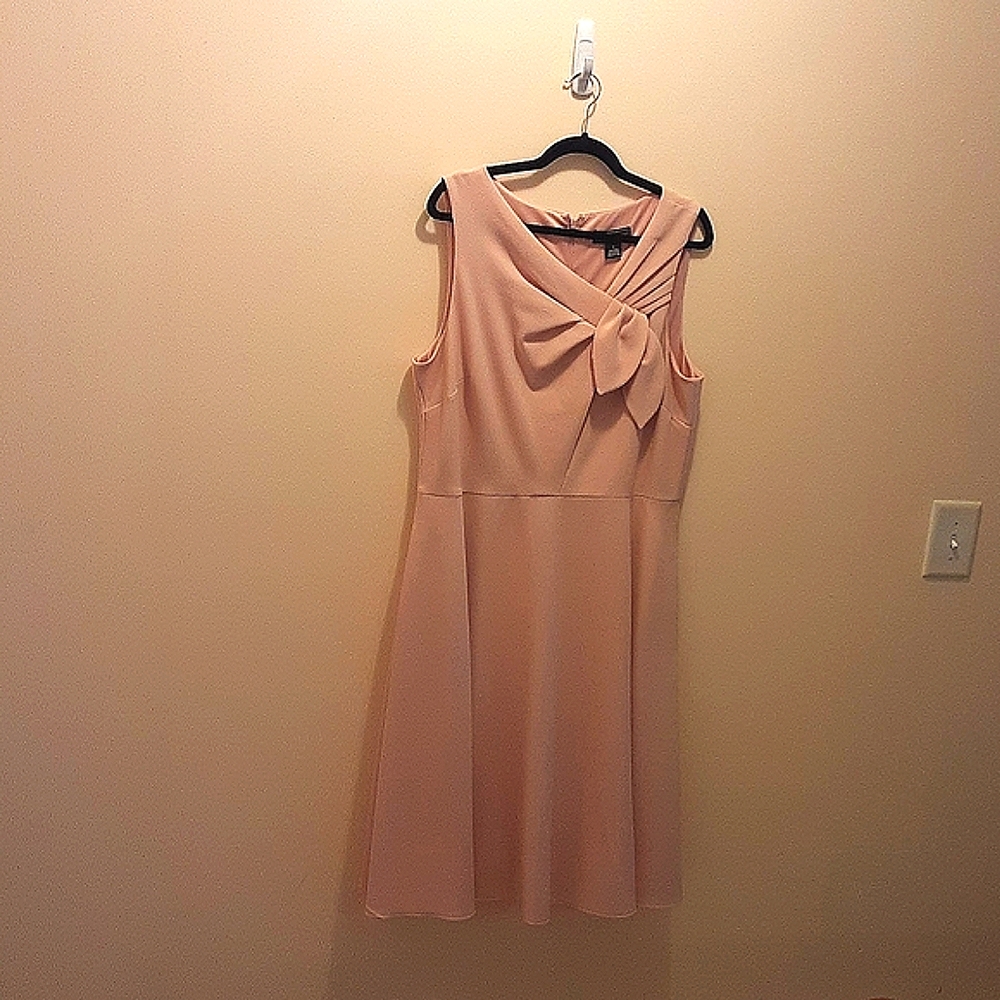 JESSICA HOWARD PINK  DRESS SIZE:  18